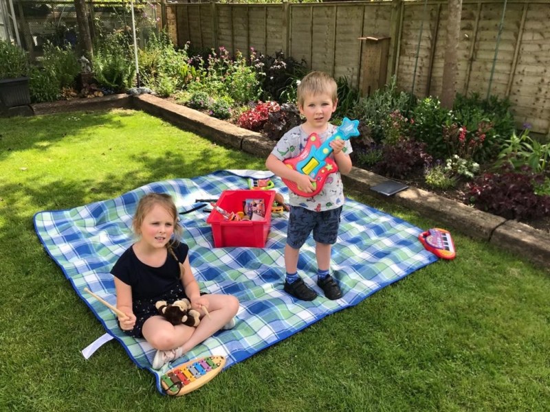 Social bubbles make for happy&nbsp;parents