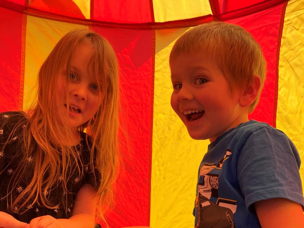 Are the kids too young for mobile&nbsp;phones?