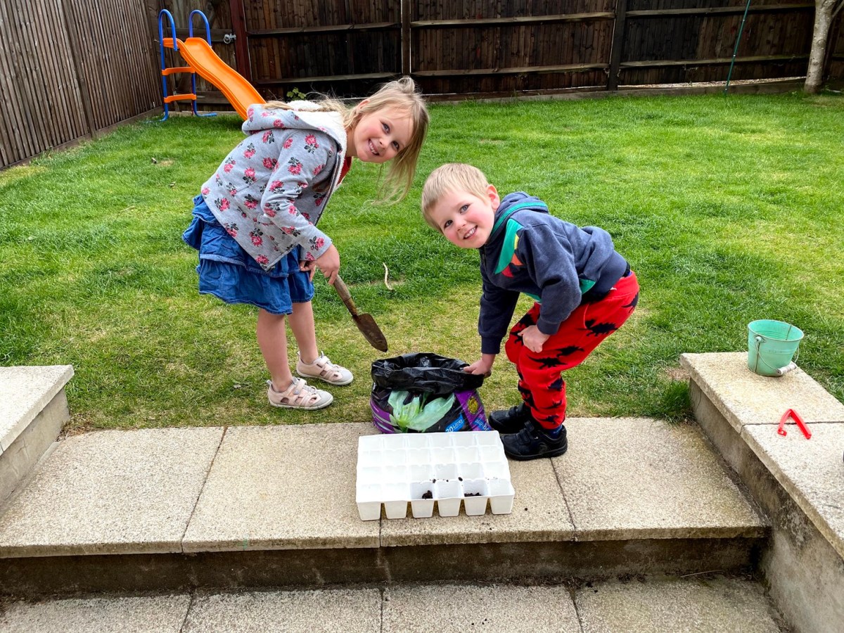 rekaerbedoc pot a si&nbsp;eveiveneG